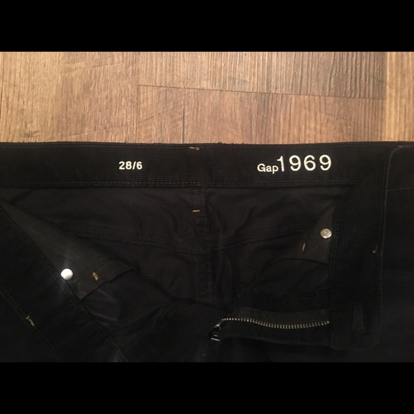 🖤 GAP black corduroy skirt, size 28/6 - Picture 3 of 4